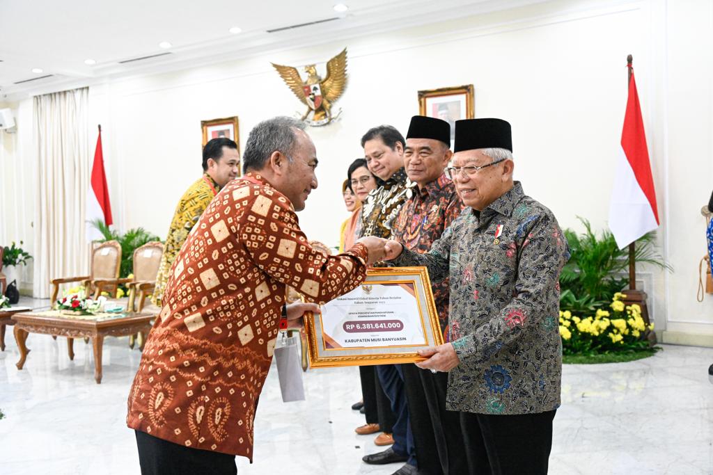 Wakil Presiden Akui Keberhasilan Apriyadi Turunkan Kemiskinan Ekstrem