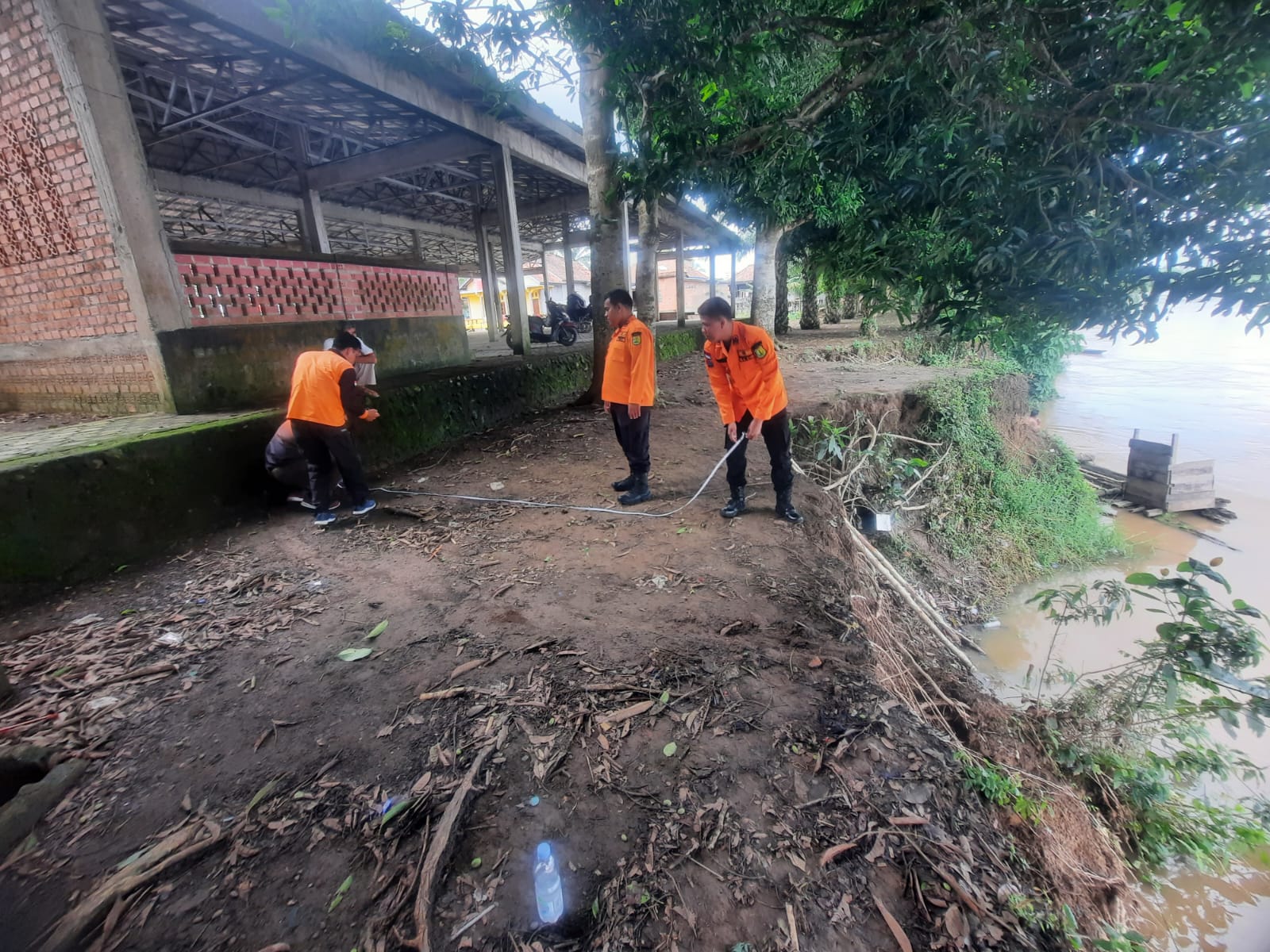 Curah Hujan Tinggi, Longsor Sepanjang 4 meter Terjadi di Sanga Desa