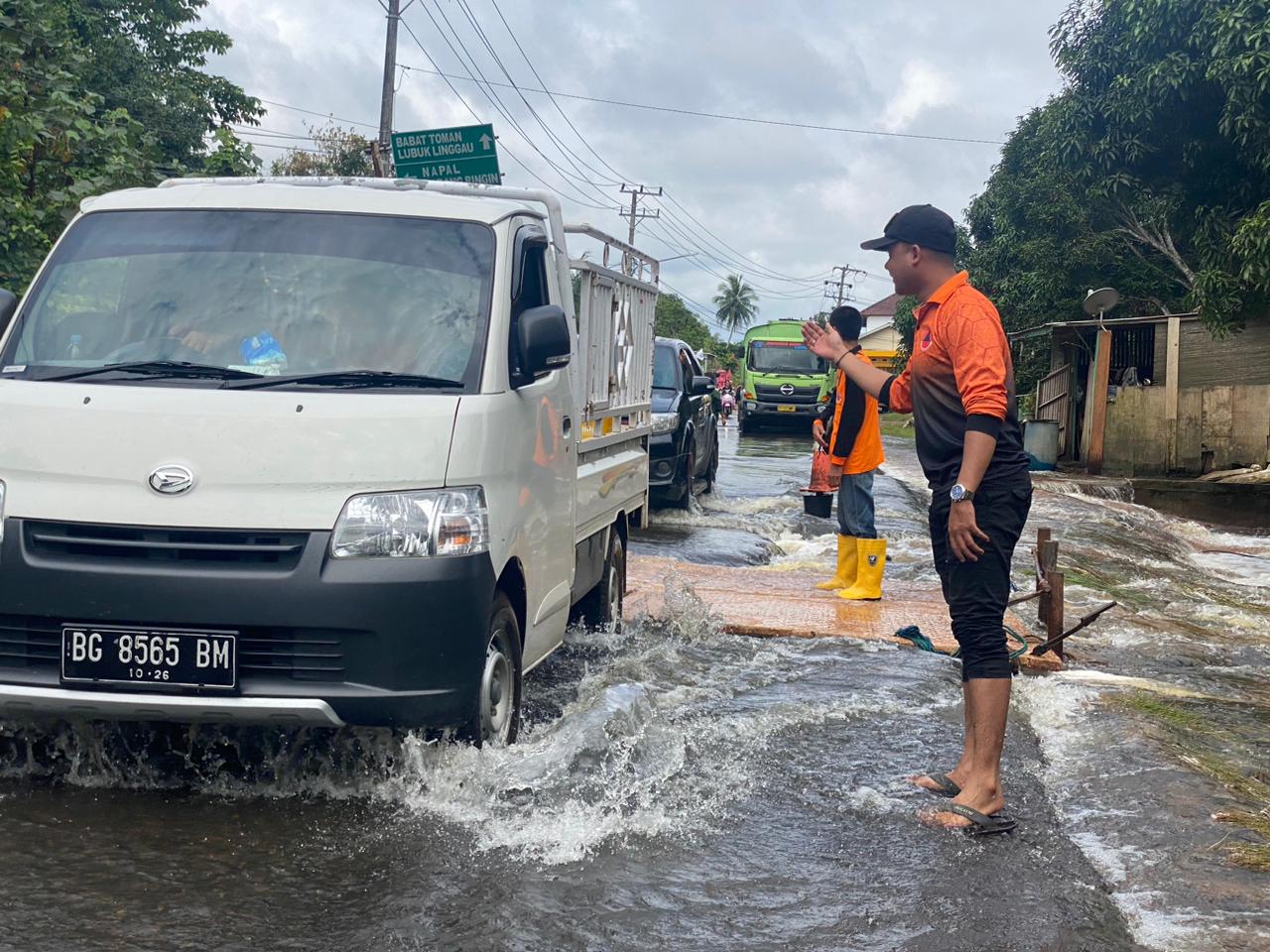 Debit Ketinggian Air di Muba Mulai Menurun, Pj Bupati : Tetap Selalu Waspada dan Hati-hati