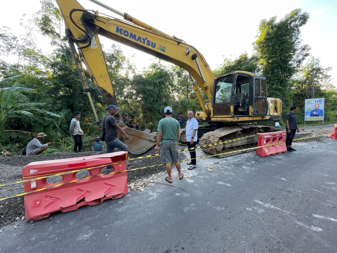 Apriyadi Pantau Jalan Amblas di Desa Bailangu yang Langsung Diperbaiki