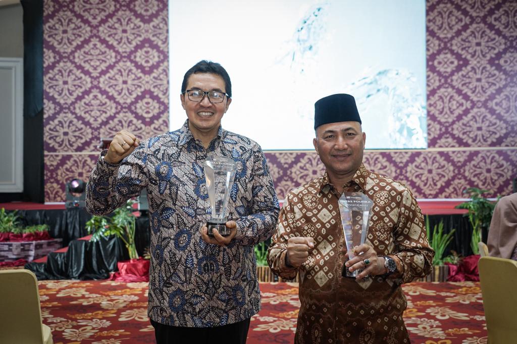 Setahun Lebih Menjabat, Pj Bupati Apriyadi Terangi Desa yang Belum Dialiri Listrik