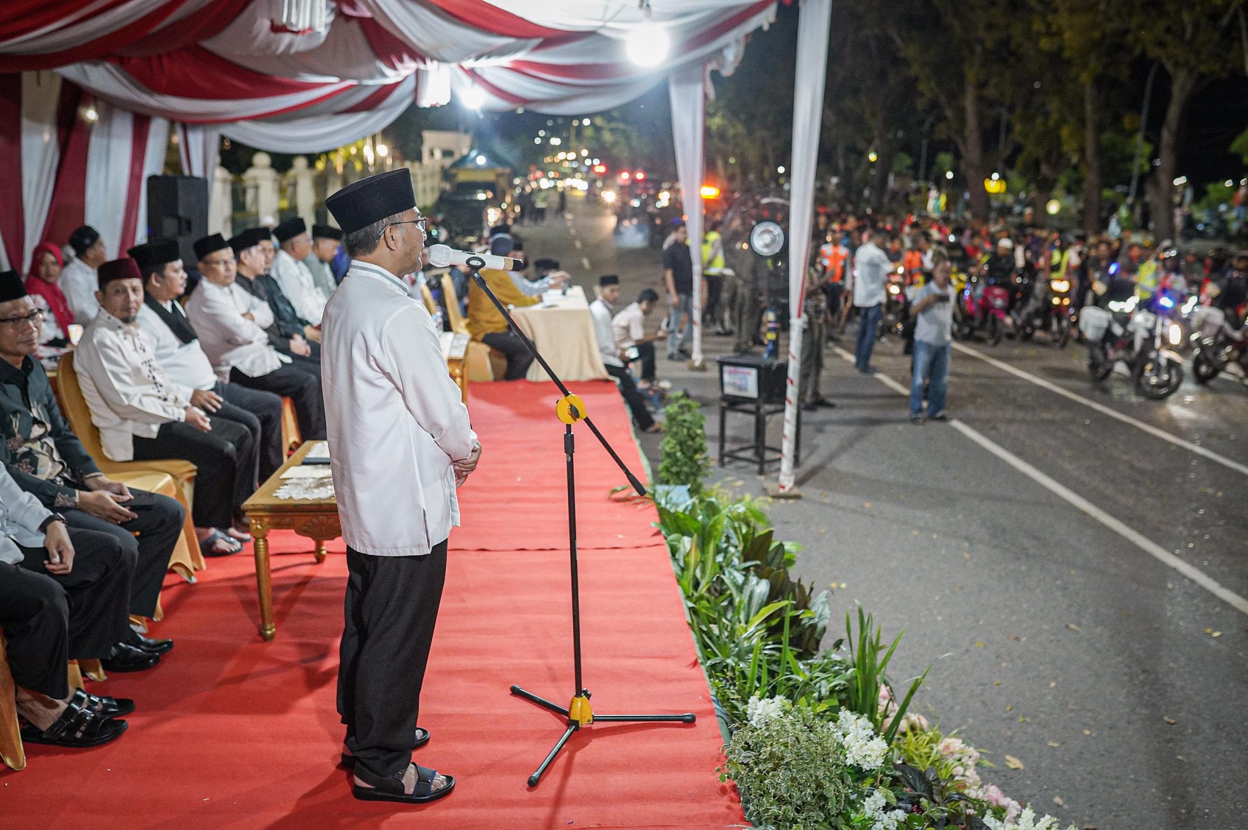 Pj Bupati Apriyadi Pawai Takbir Bareng Ribuan Warga Muba