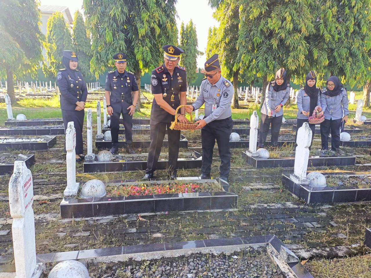 Rutan Kelas I Palembang Ikuti Upacara dan Tabur Bunga di TMP Ksetra Siguntang