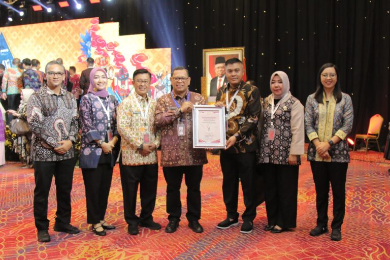 Pemkot Palembang Raih Penghargaan SAKIP Awards 2024