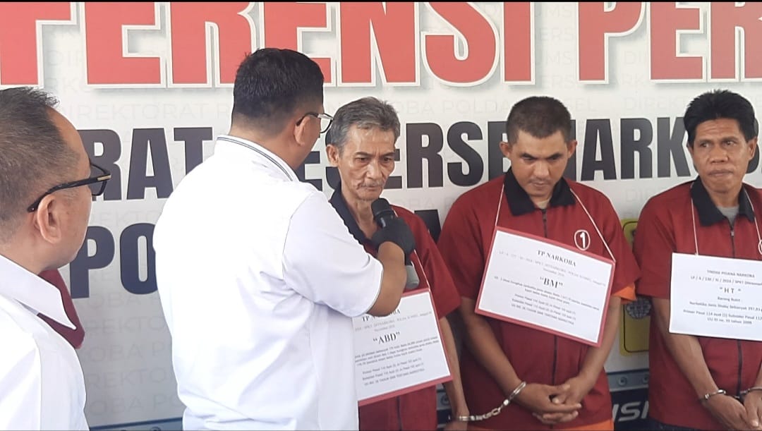 Tanam Sabu dan Pil Ekstasi di Bawah Rumah, Kakek 54 Tahun di Palembang Terancam Hukuman Penjara Seumur Hidup