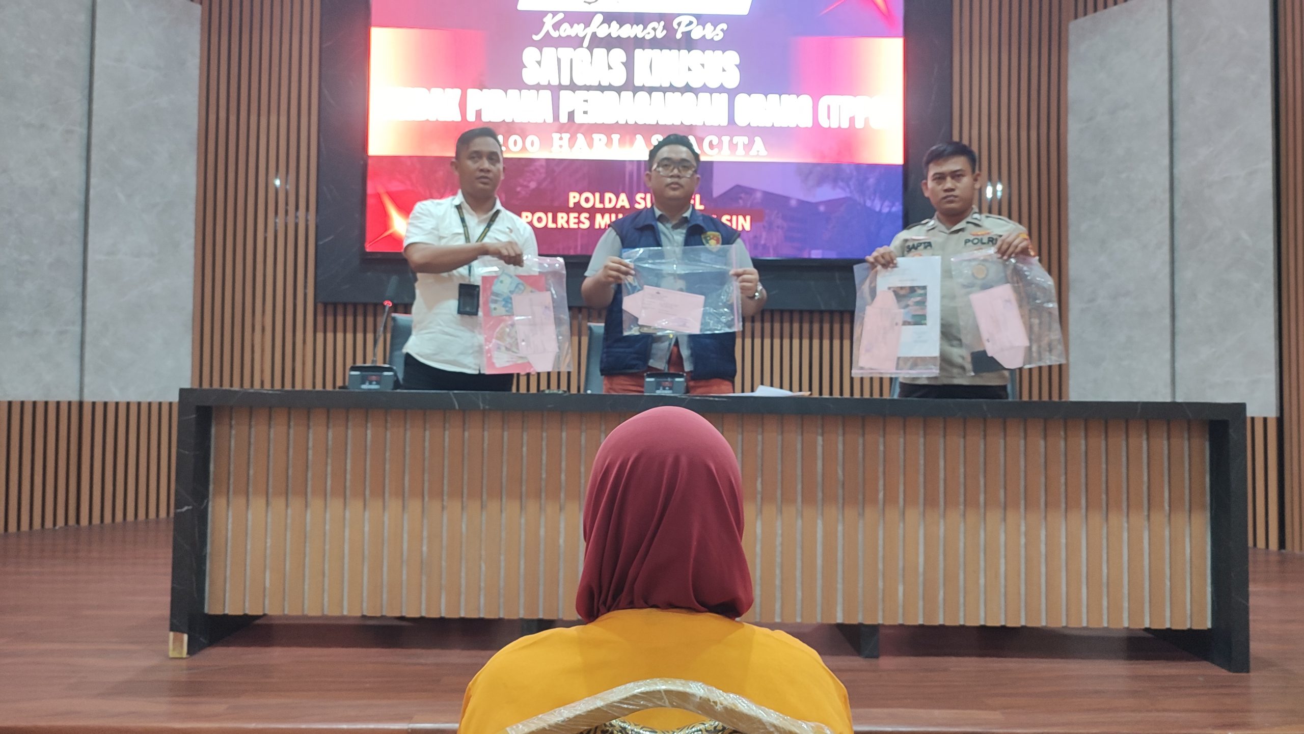 Tawarkan Jasa ke Pria Hidung Belang Lewat WhatsApp, Wanita Ini Terancam 15 Tahun Penjara