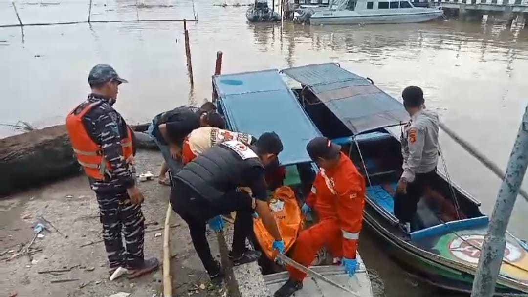 Warga 1 Ilir Palembang Temukan Mayat Pria Mengapung di Sungai Musi