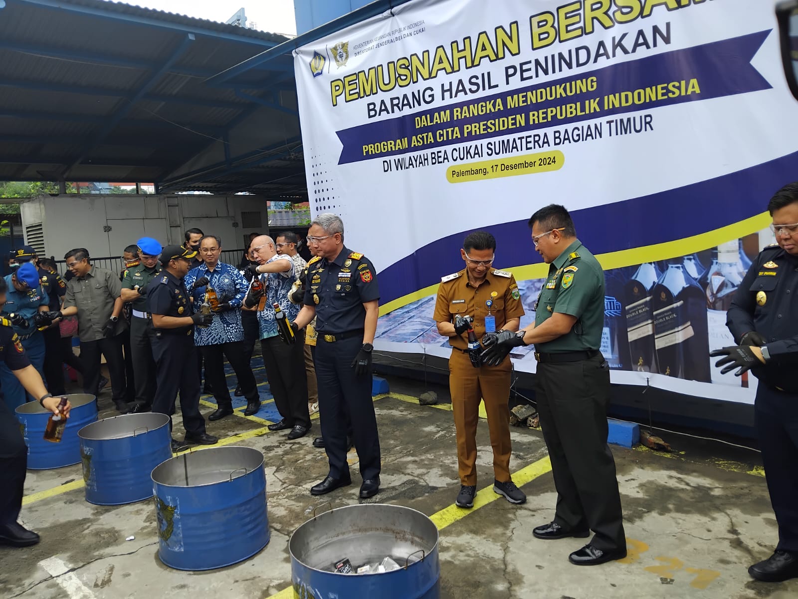 Bea Cukai Sumbagtim Musnahkan Barang Ilegal, Narkoba, Benih Lobster, Mikol Hingga Rokok