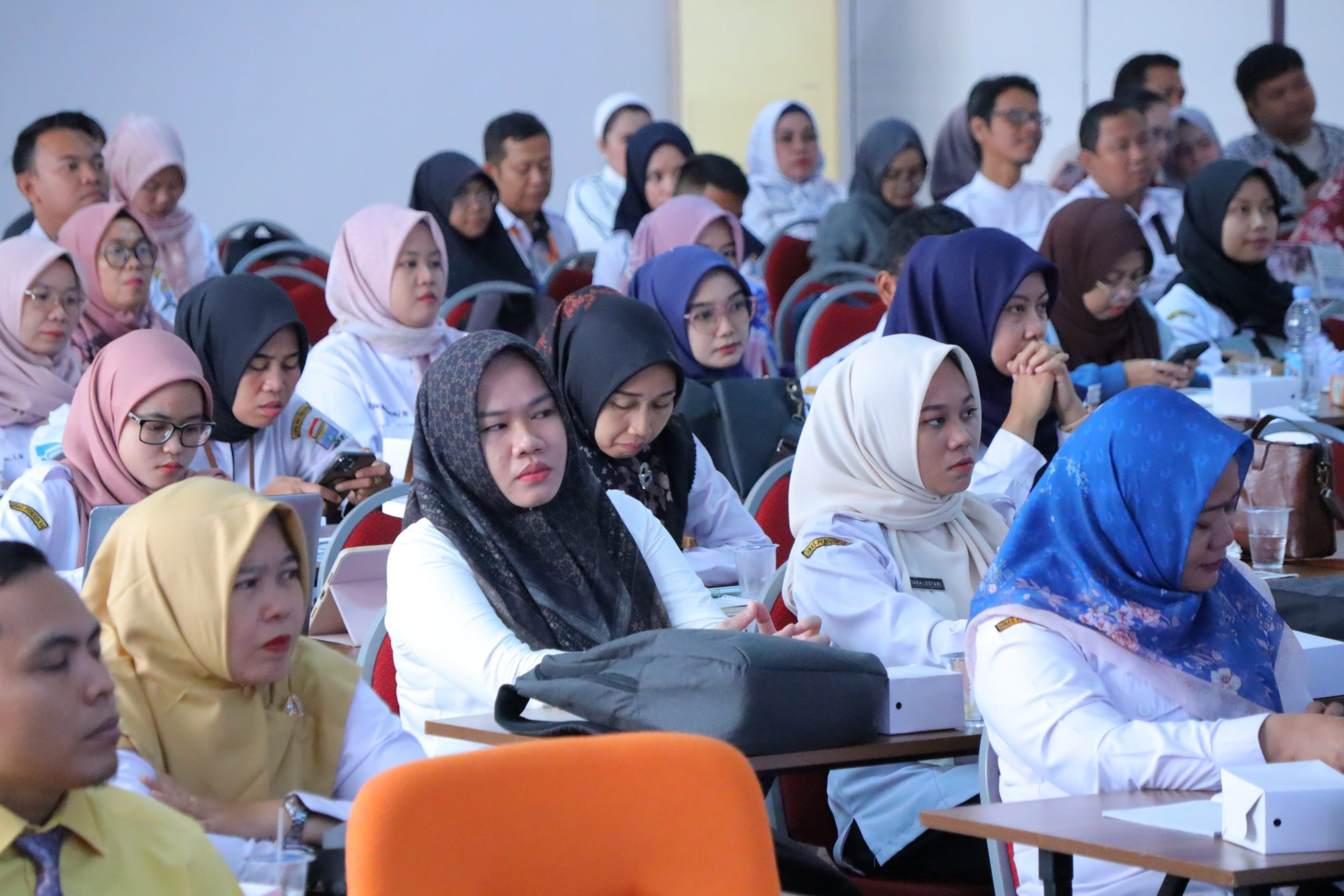 Langkah Awal Student Preneur, Ratusan Guru di Palembang Ikuti Pelatihan Menulis