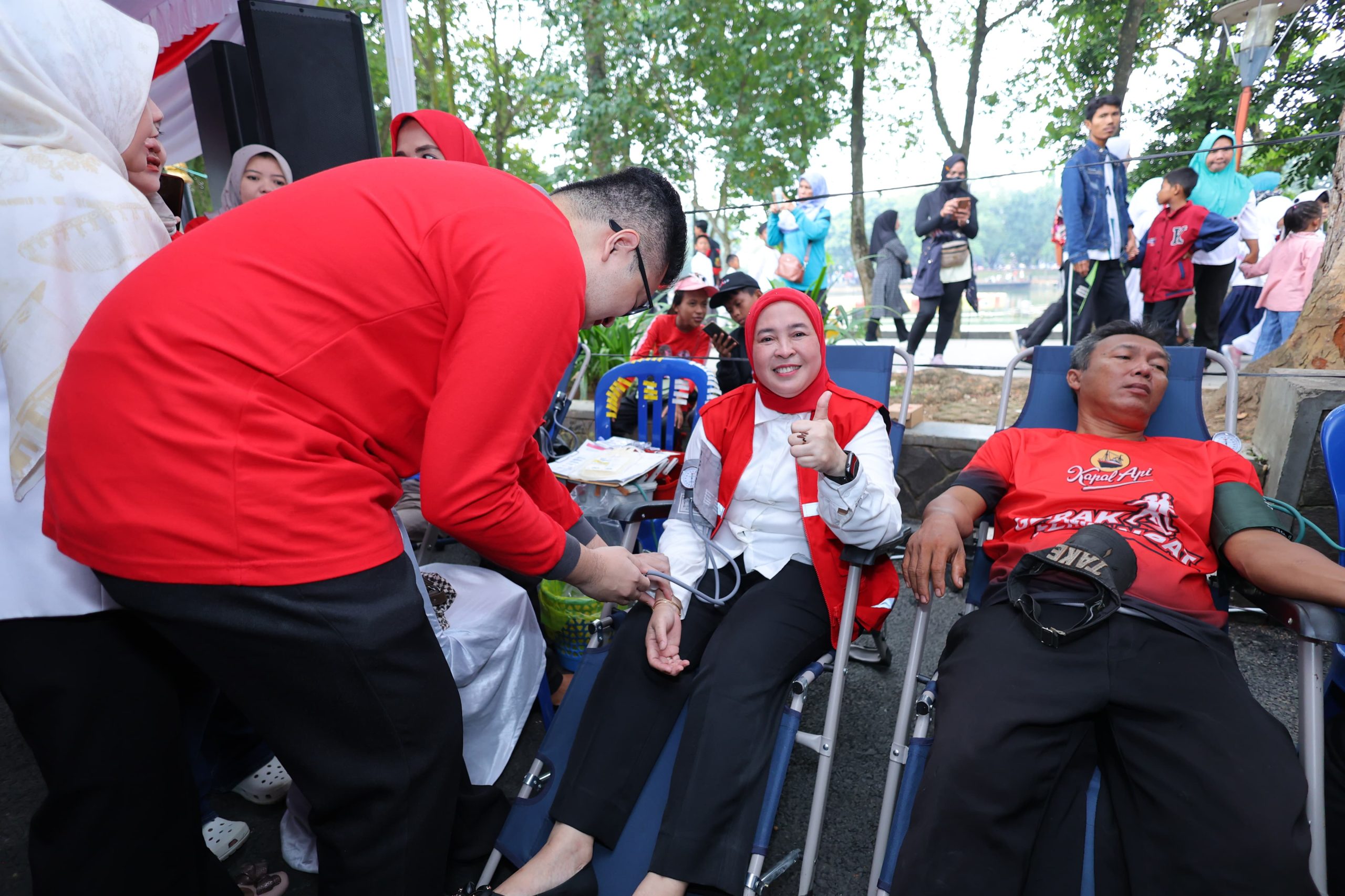 Gerimis di Kambang Iwak, Antusias Pendonor Tetap Ramai