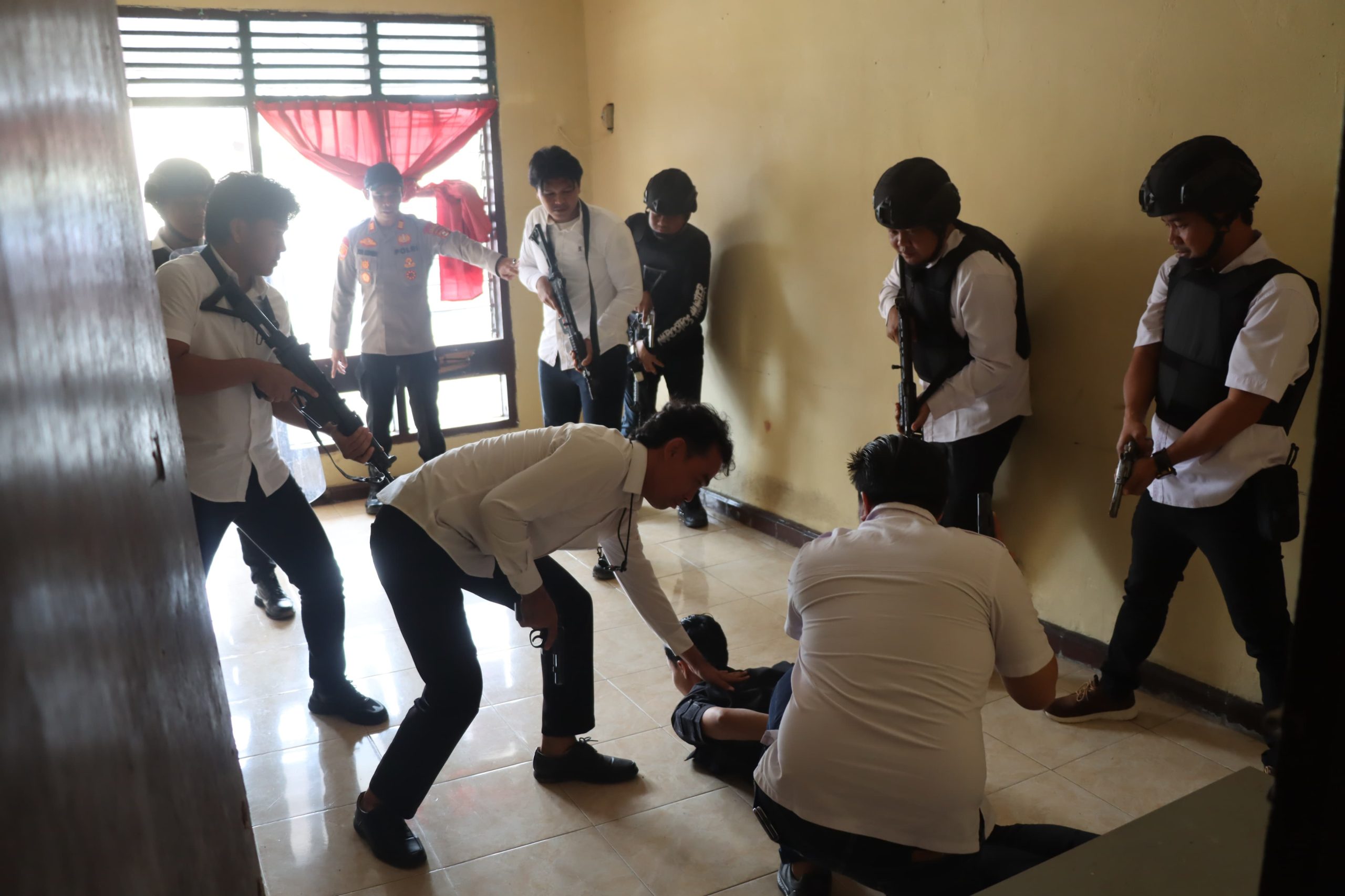 Simulasi, Polres Muba Gerebek Rumah Persembunyian Pelaku Kejahatan