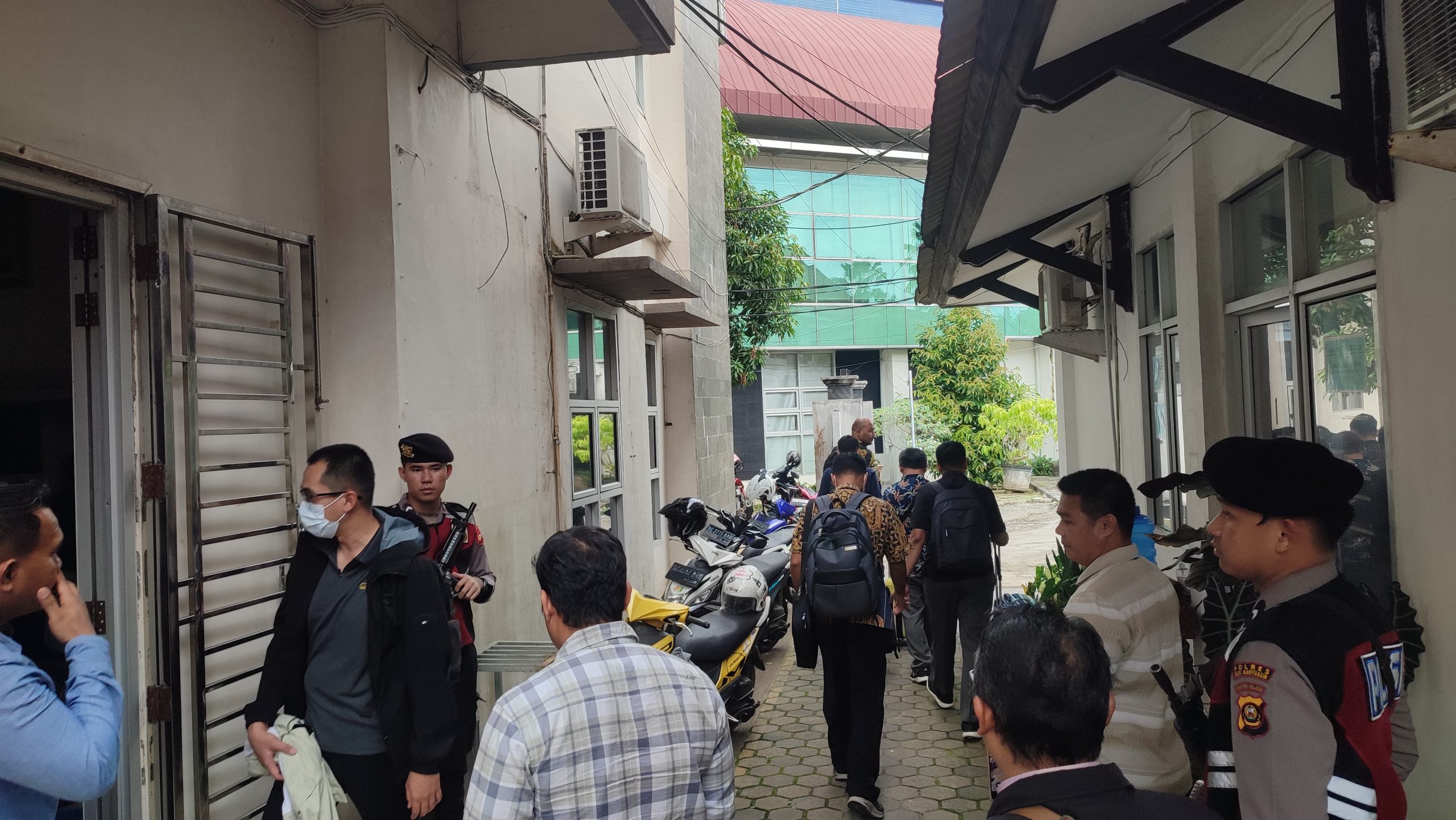 Usai Geledah Kantor Dinas PUPR Muba, KPK Sita Sebuah File di Kantor ULP Muba