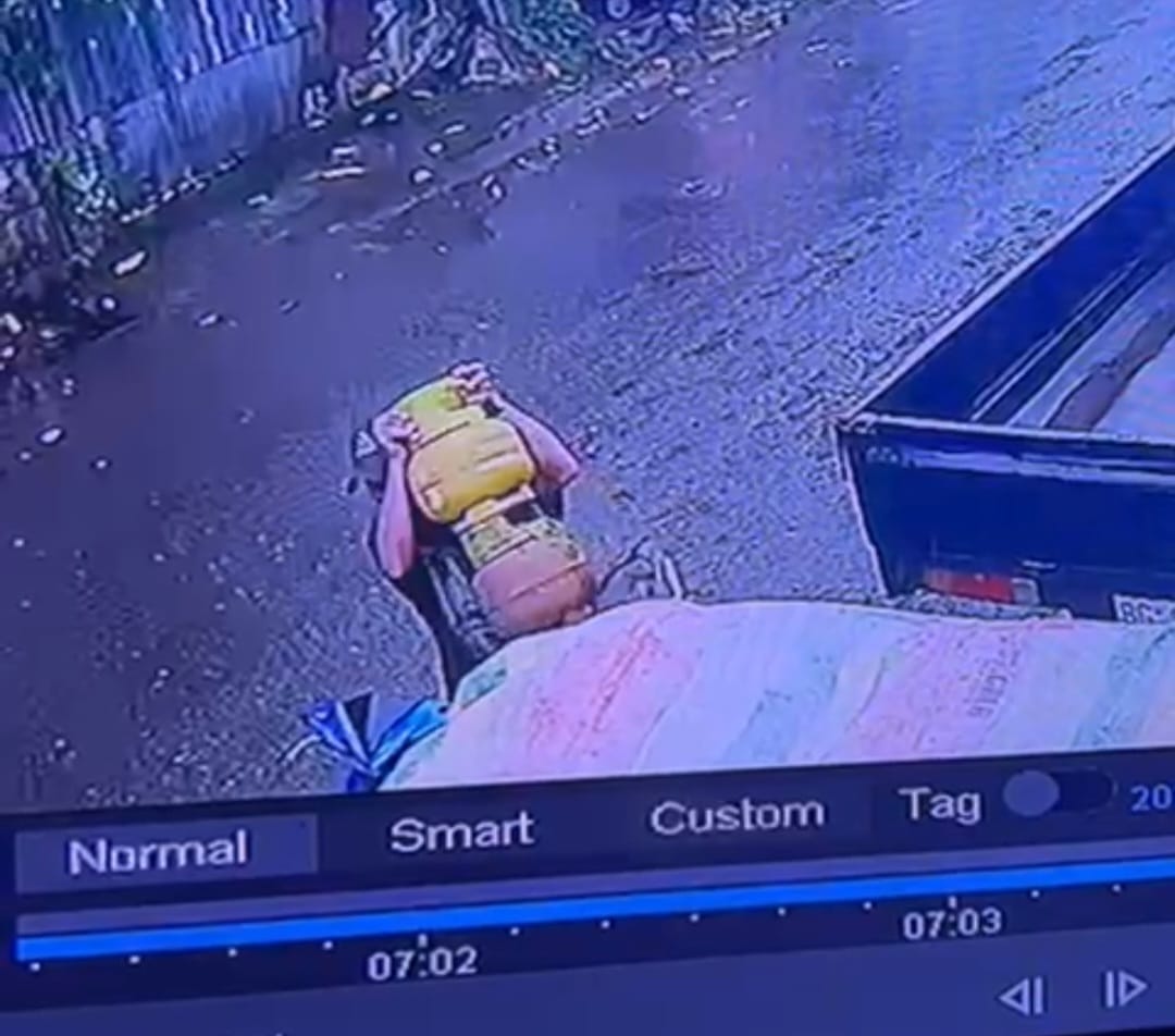 Curi Tabung Gas Elpiji 3 Kg, Aksi Pria Bermotor Terekam CCTV