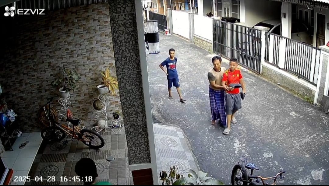 Pria di Palembang Tempeleng Tiga Bocah Sekaligus, Diduga Kesal Bola Ditendang Masuk Kerumah