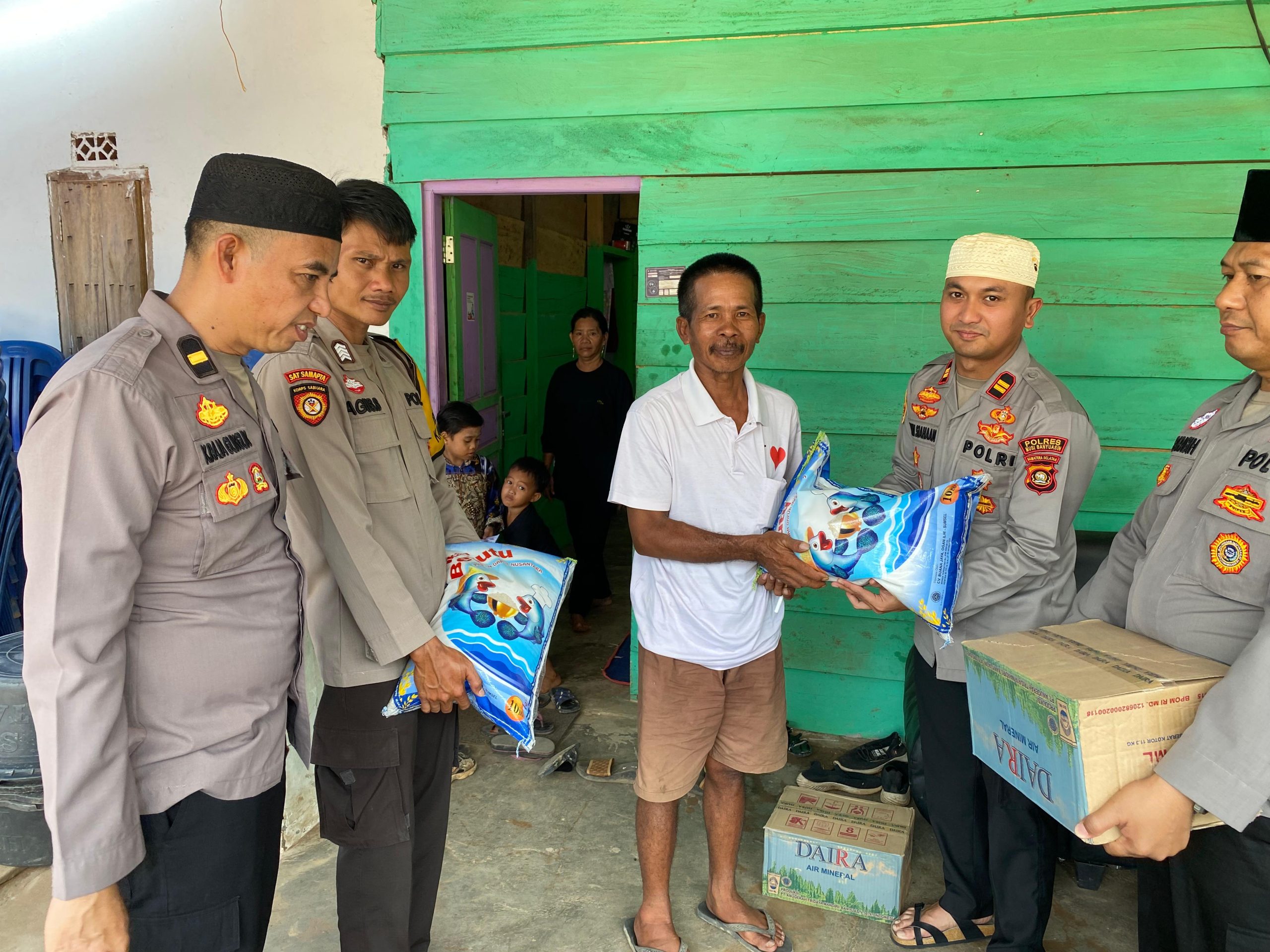 Kapolsek Keluang Kunjungi Keluarga Korban Penusukan : Kami Akan Berusaha Mengungkap Pelakunya