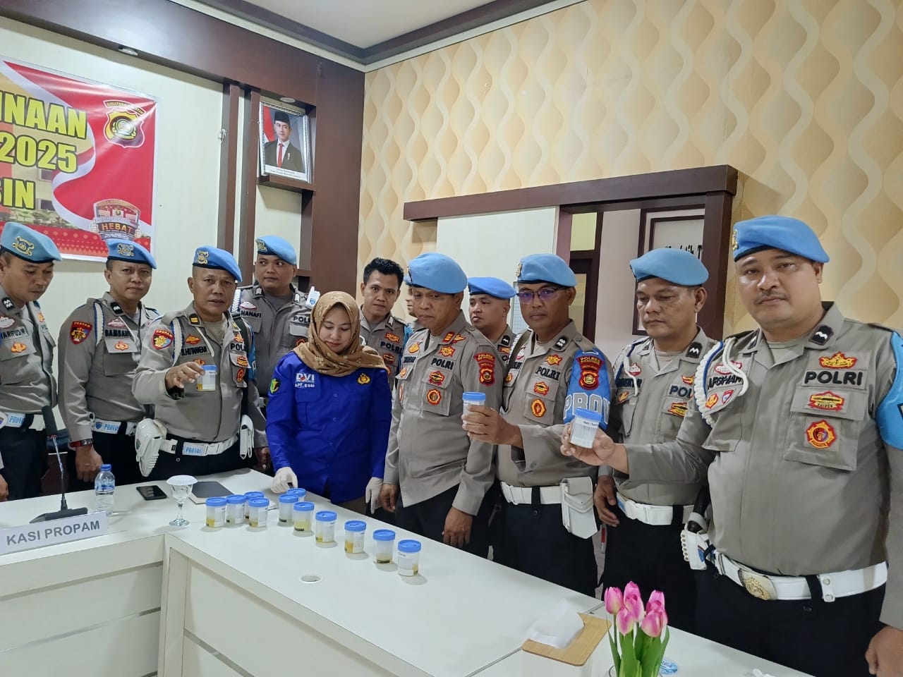 Tingkatkan Kualitas Garda Terdepan, Jajaran Propan Polres Muba Mendadak Tes Urine