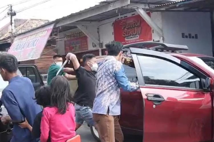 Pelaku Pembacokan Pengantin di Palembang Dirangkap