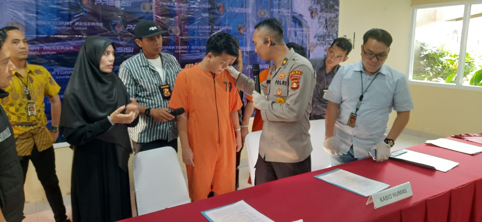 Guna Biaya Nikah Hingga Judi Online, Ade Nekat Gelapkan Emas Senilai Rp 700 Juta Ditempatnya Bekerja