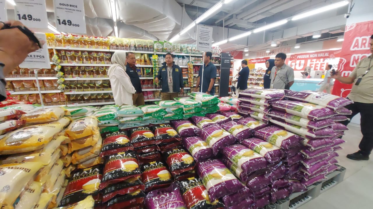 Satgas Pangan Polda Sumsel Temukan Suplai Beras SPHP Bulog Terputus Saat Sidak di Sejumlah Pasar Tradisional Palembang