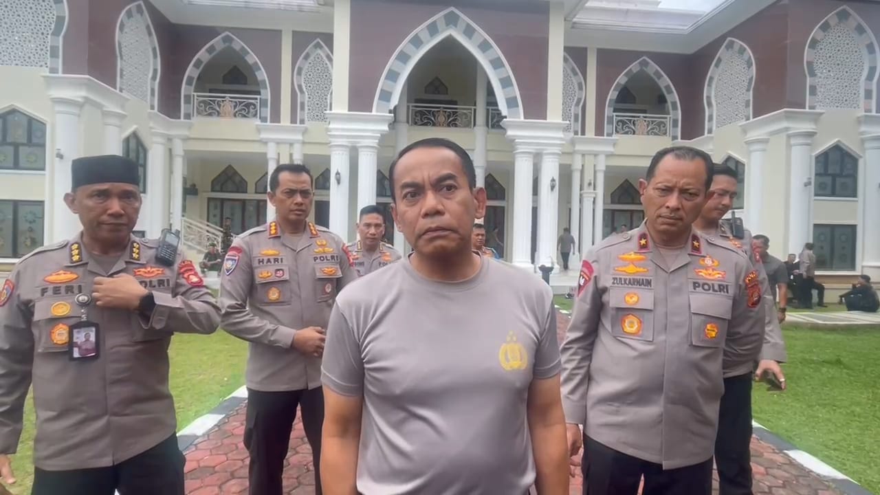 Kapolda Sebut Pembakaran Gedung DPRD Sumsel Hingga Pembakaran Mobil di Palembang Murni Kerusuhan