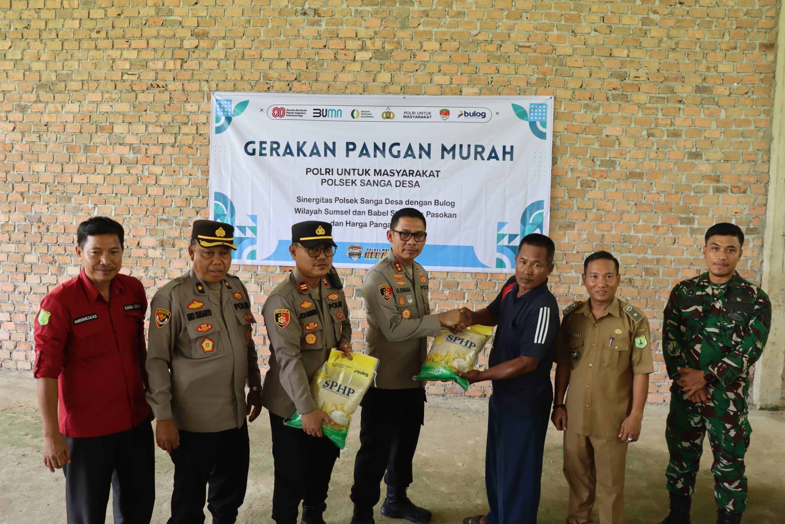 Polres Muba Kembali Meluncurkan Gerakan Pangan Murah, 1200 Karung Beras Ditebar di Sanga Desa