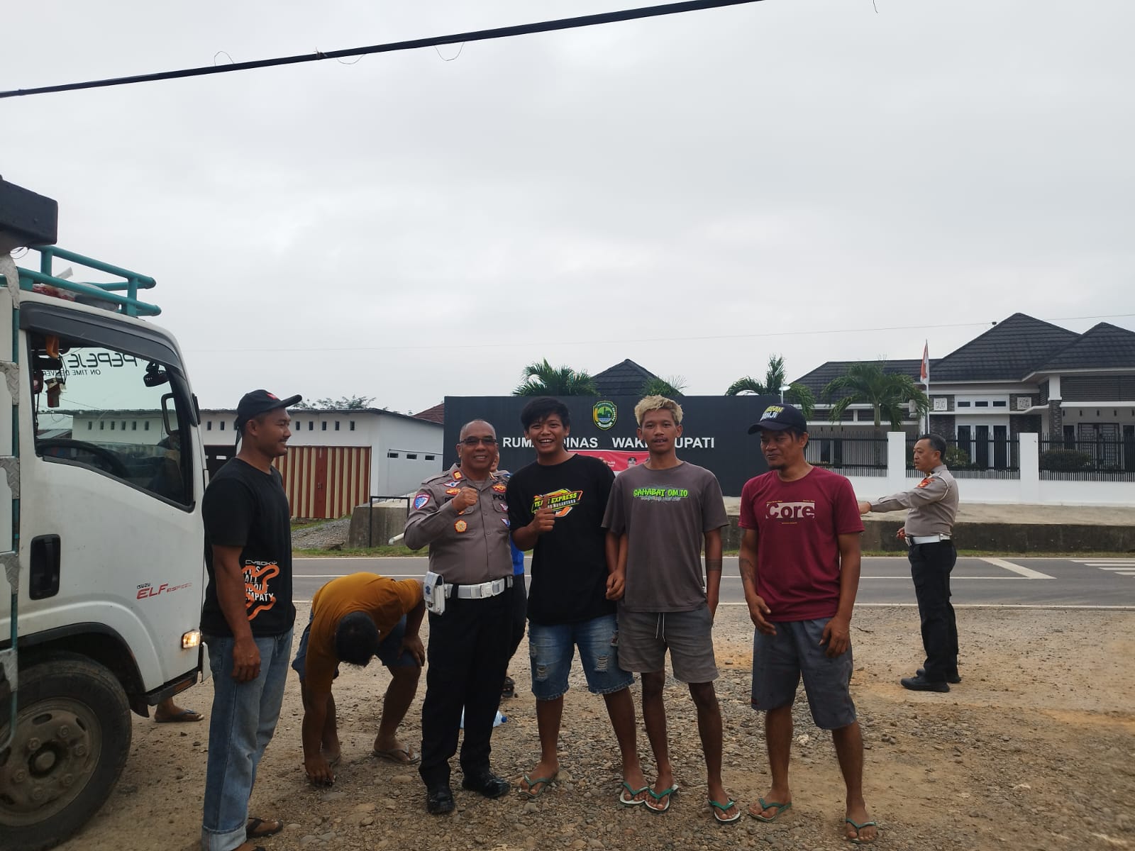 Akui Anggota Pecahkan Kaca Truk Muatan Semangka, Kasat Lantas Polres Pali Minta Maaf dan Ganti Rugi