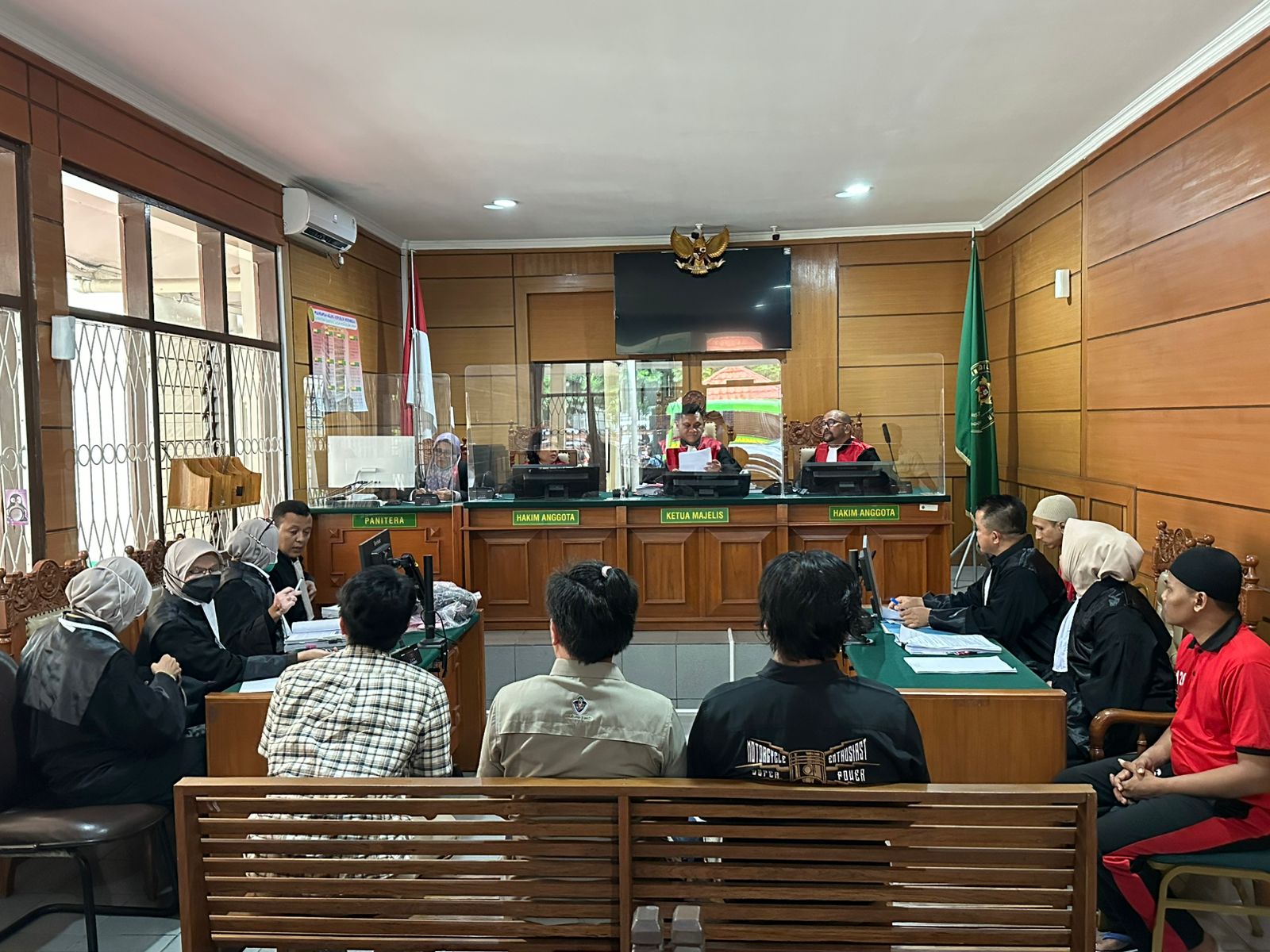 Jauh Dibawah Tuntutan JPU, Dua Pria Asal Bogor yang Ditangkap Polda Sumsel Bawa 50 Kg Sabu Divonis Setahun Penjara
