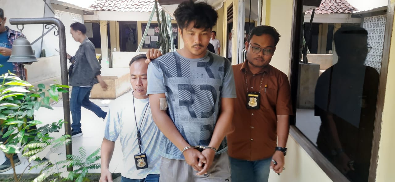 Pria Ini Diamuk Massa Usai Lakukan Aksi Curanmor