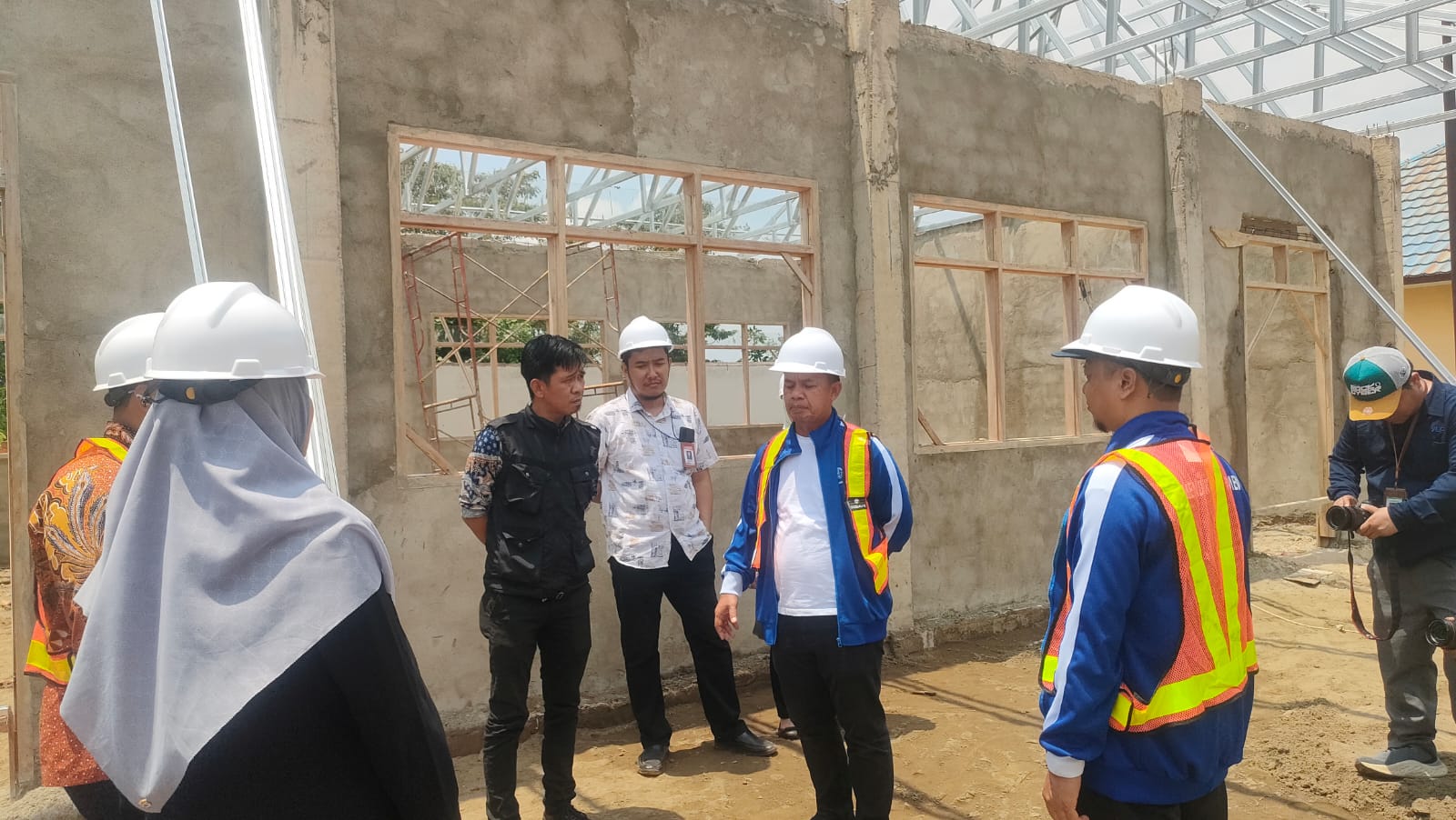 Tinjau Revitalisasi SMAN 21 Palembang, Stafsus Mendikdasmen RI Beri Pujian