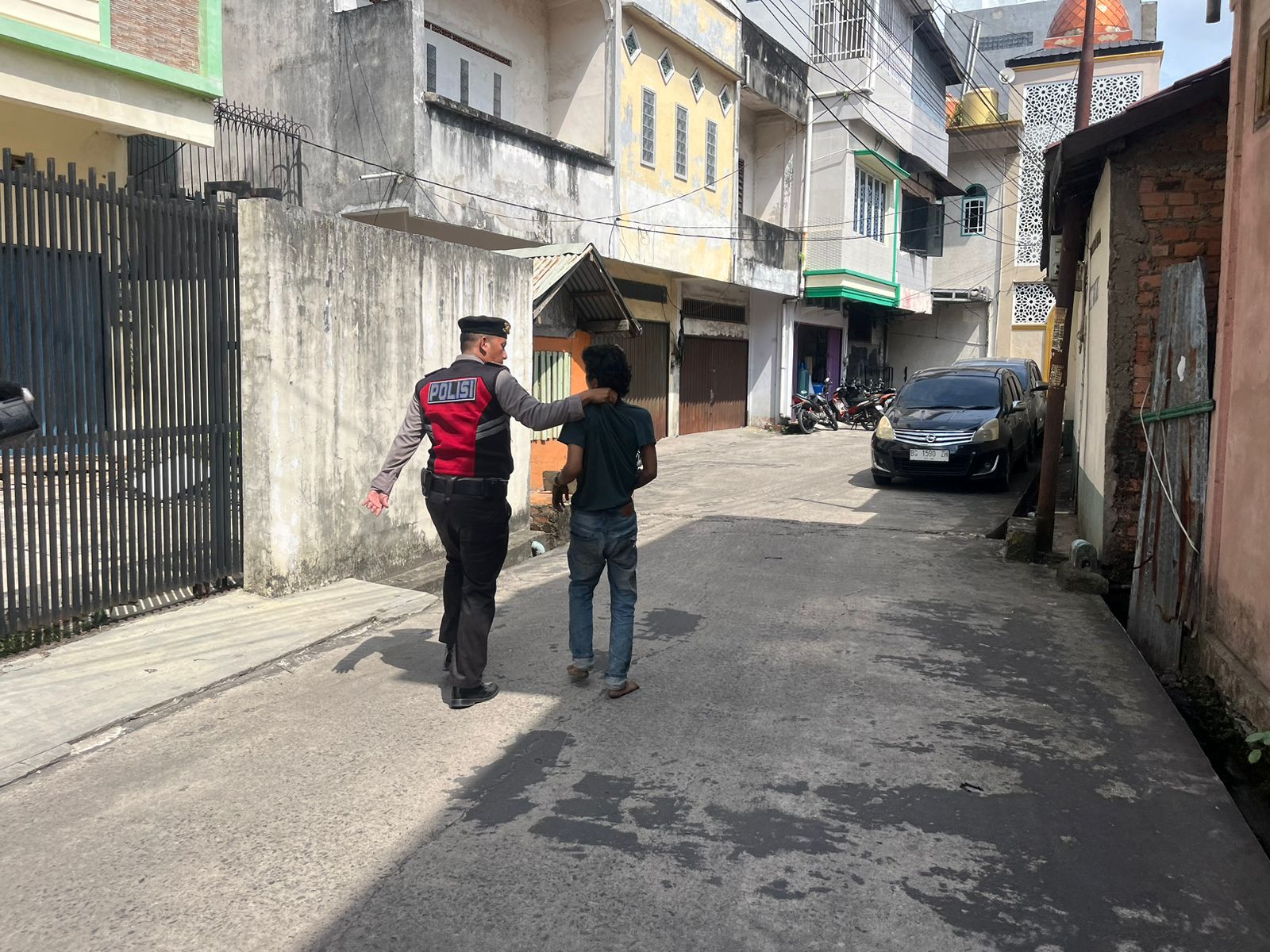 Mengamuk Tak Dikasih Uang Hingga Pukul Kaca Mobil, Pria Ini Diamankan Polisi