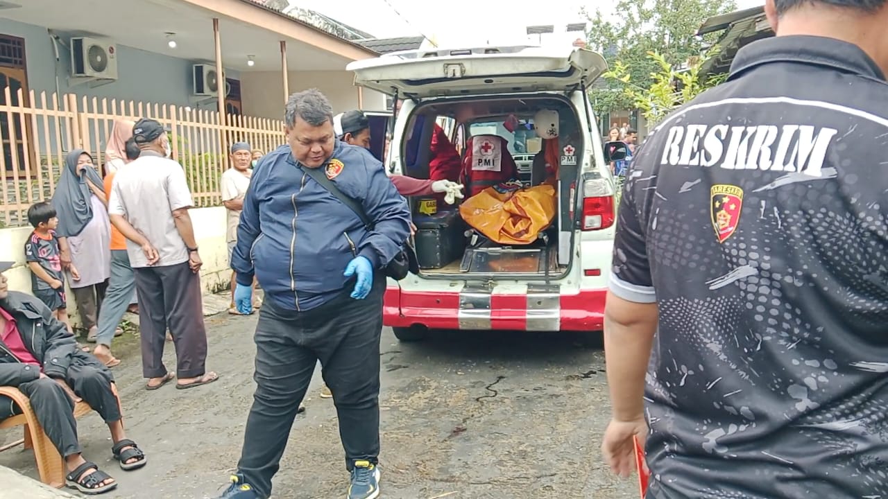 Pria Paruh Baya di Palembang Ditemukan Tewas Membusuk di Dalam Rumah