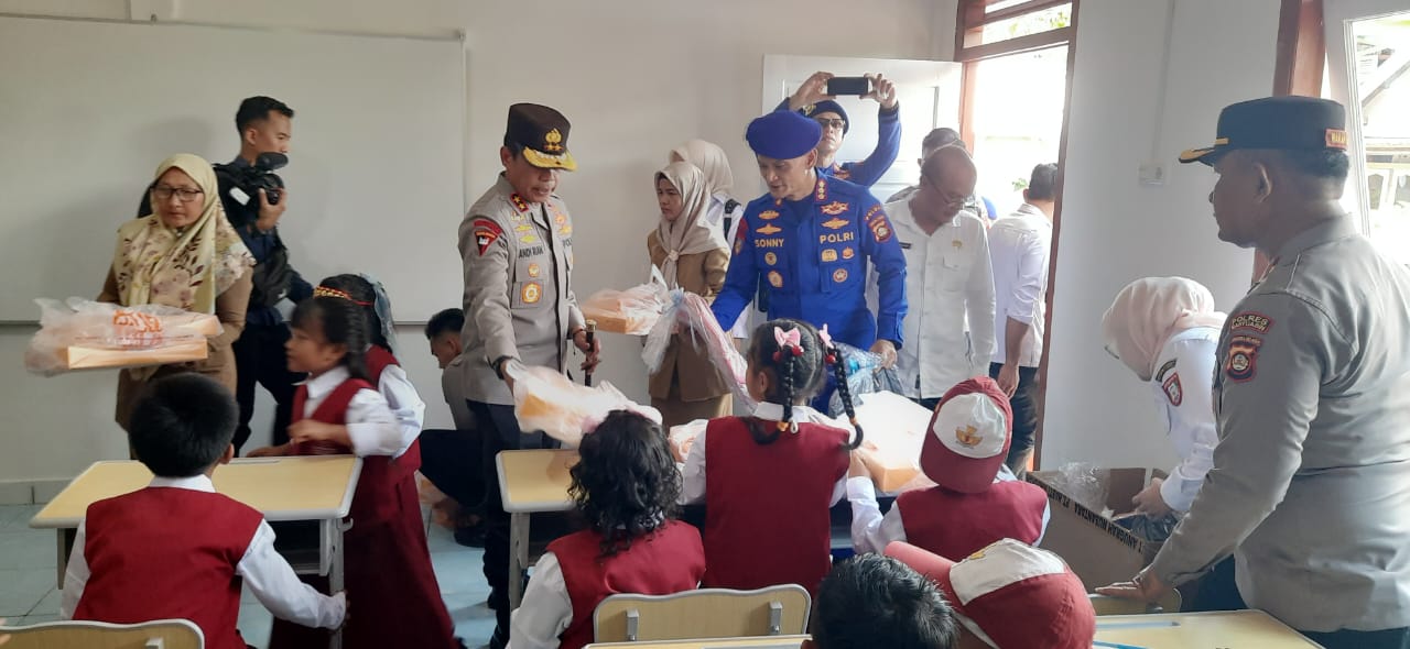 Berkat Sentuhan Bhayangkari Polda Sumsel SD Swakarya Pulau Borang Kini Layak Untuk Belajar Siswa