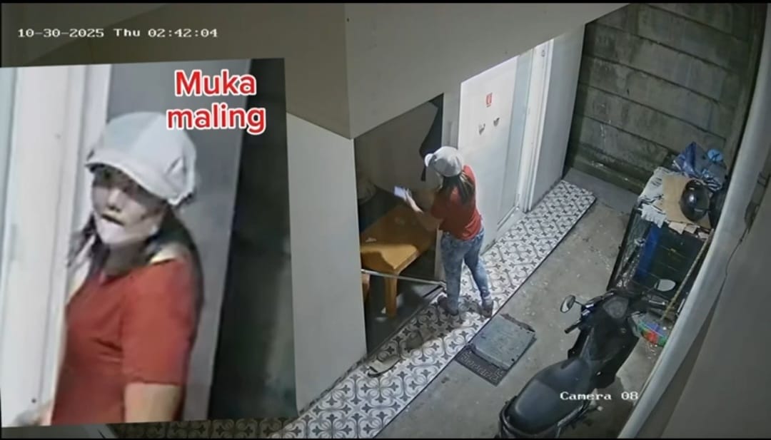 Perempuan di Palembang Terekam CCTV Lakukan Pencurian di Musholah