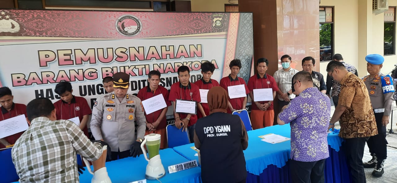 Tertawa Saat Diadili: Bandar Sabu 11 Kg dan 19 Ribu Ekstasi Dibekuk Polda Sumsel