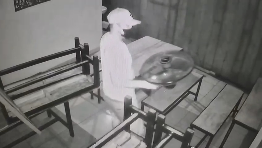 Aksi Pencuri Bertato di Resto Sekip Pangkal Terekam CCTV, Dua Kipas Raib
