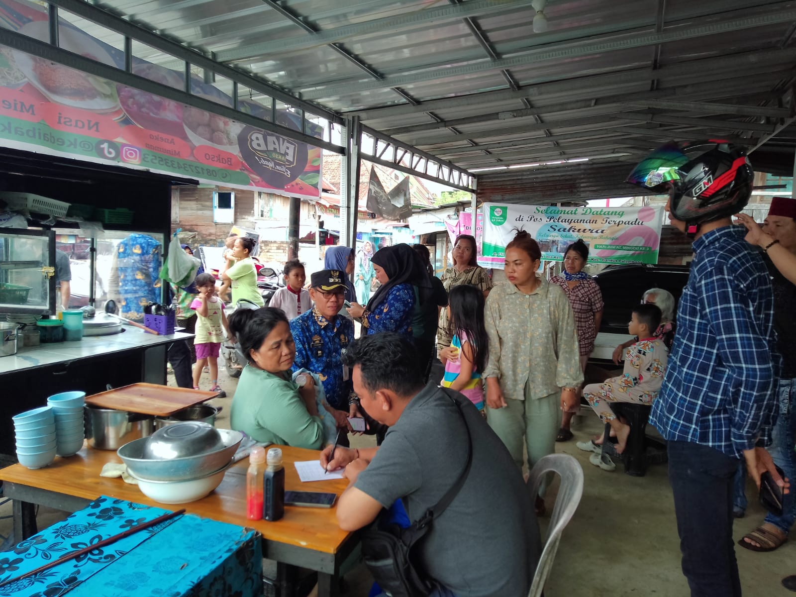 Warga Gandus Dikejutkan Tangisan Bayi, Ditemukan Tergeletak di Semak-semak