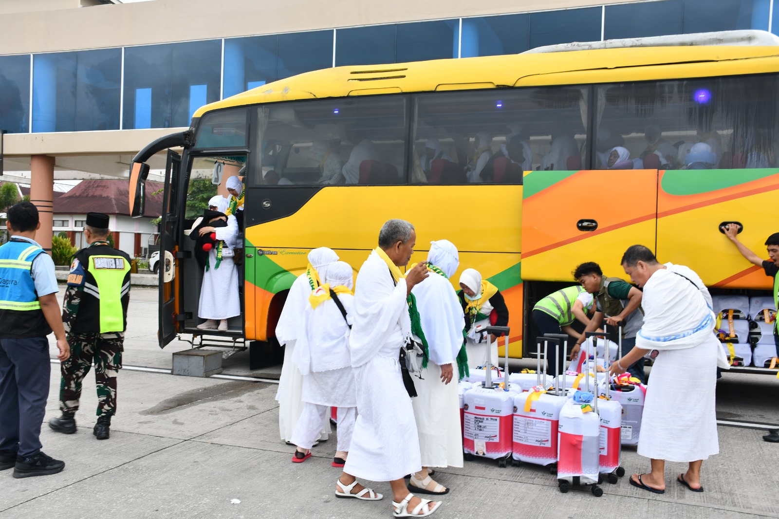 Embarkasi Palembang Berangkatkan Kloter 11 Menuju Arab Saudi