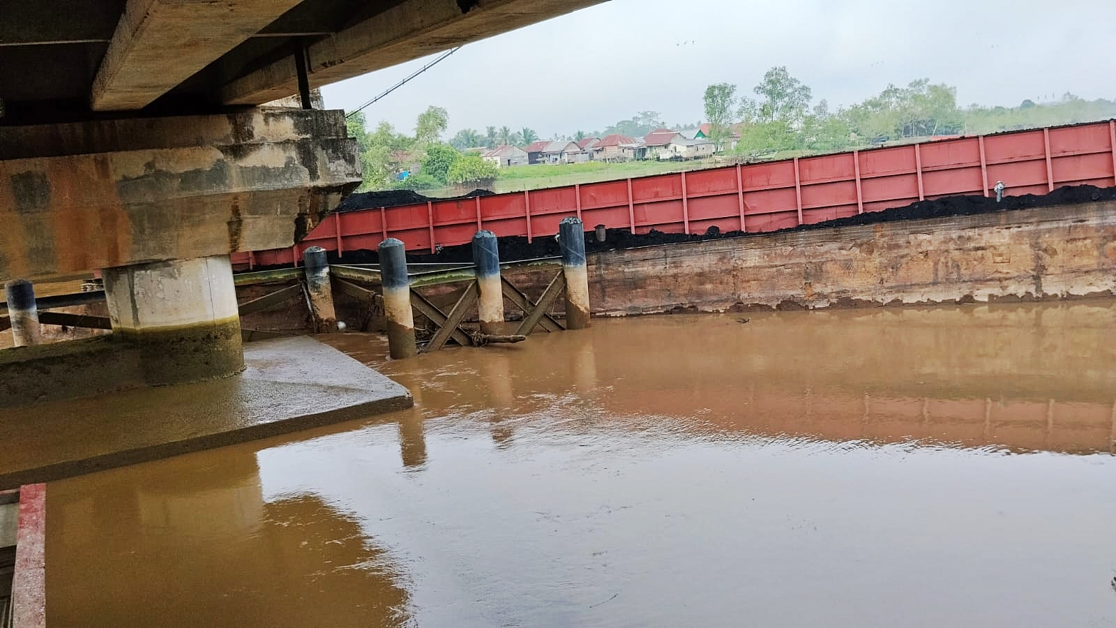 Fender Jembatan Sungai Lilin Disenggol Tongkang Batubara, Polisi Selidiki Penyebab