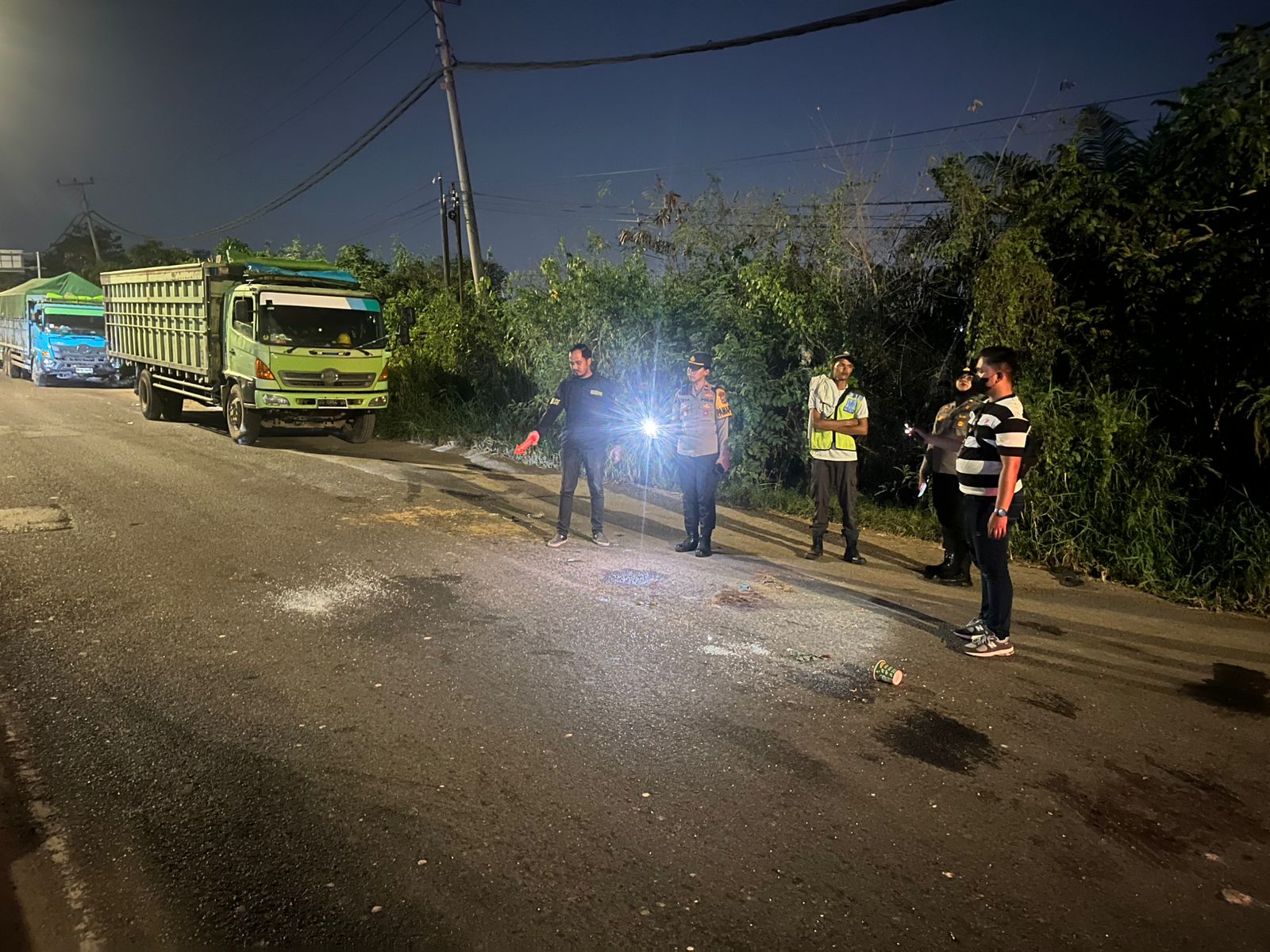 Tegur Penyelonong Antrean Solar, Sopir Truk Tewas Diserang