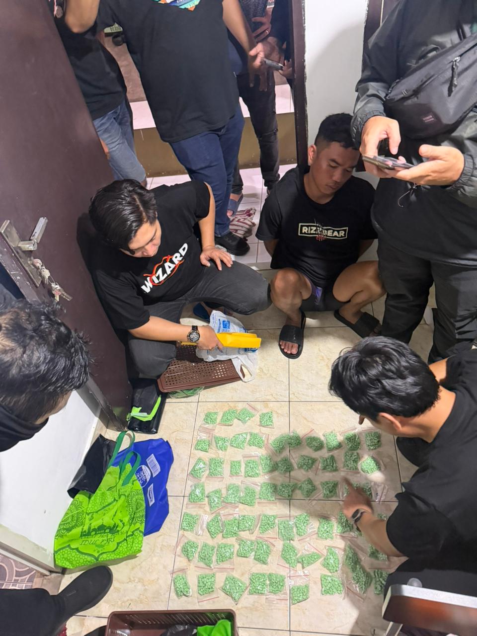 Operasi 48 Jam Bongkar Jaringan Narkoba Lintas Provinsi, Ribuan Ekstasi dan 1,3 Kg Sabu Disita