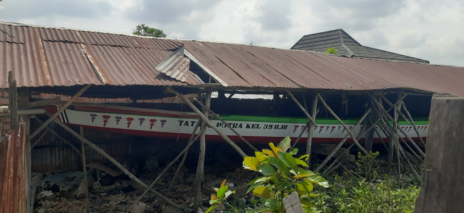 Menjaga Tradisi Juara, Perahu Bidar Tatang Putra Terus Lahir dari Kampung Tatang Palembang