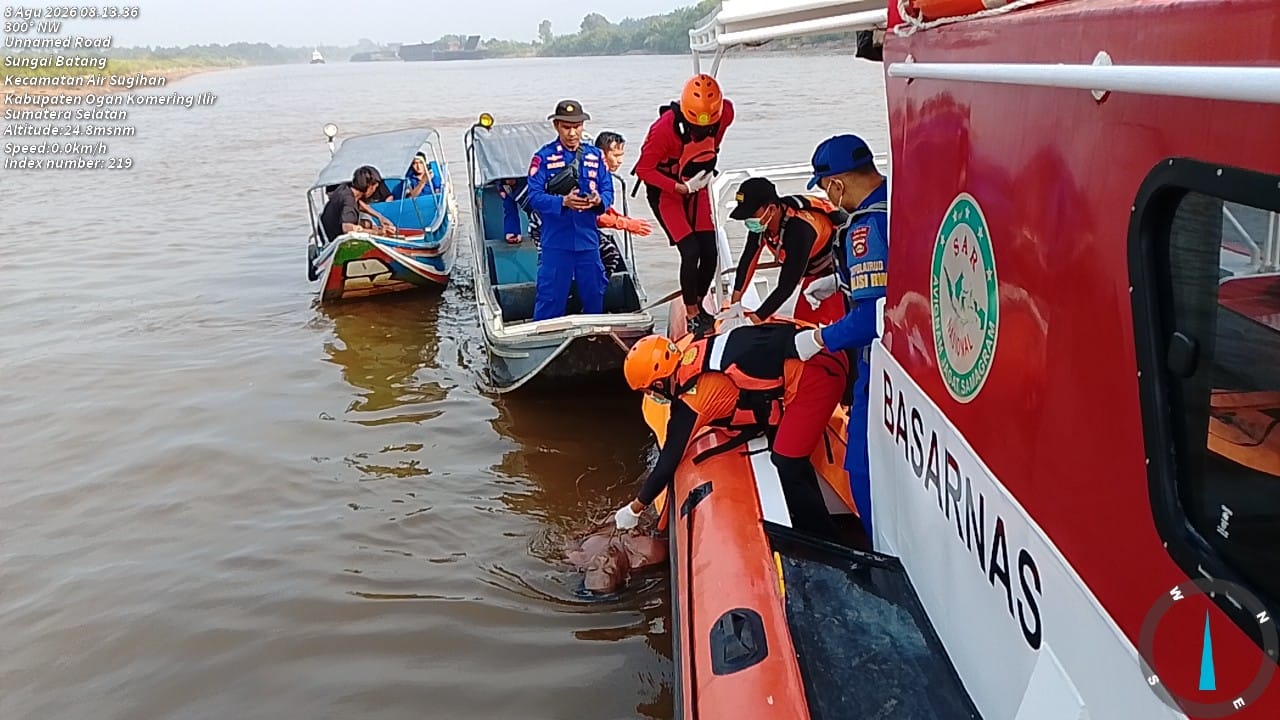 Berusaha Selamatkan Kernet, Sopir Truk Malah Ikut Terseret Arus Sungai Baung