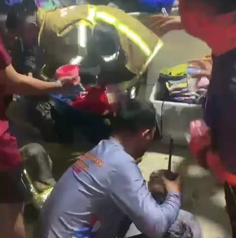 Kelelahan Padamkan Karhutla di 3 Lokasi, Tiga Petugas Damkar Palembang Pingsan
