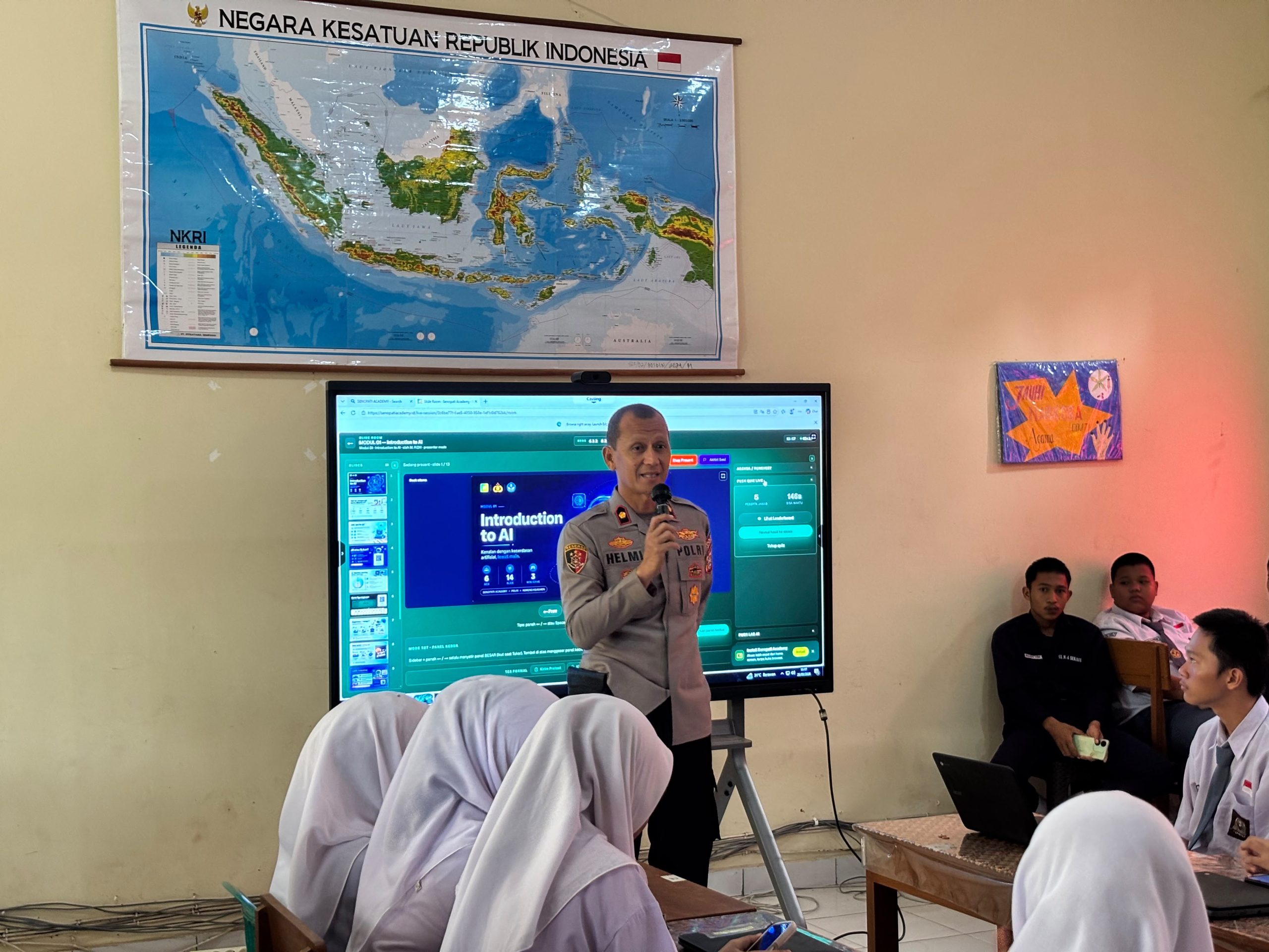 Polres Muba Kenalkan Teknologi AI kepada 100 Pelajar SMA Negeri 4 Sekayu